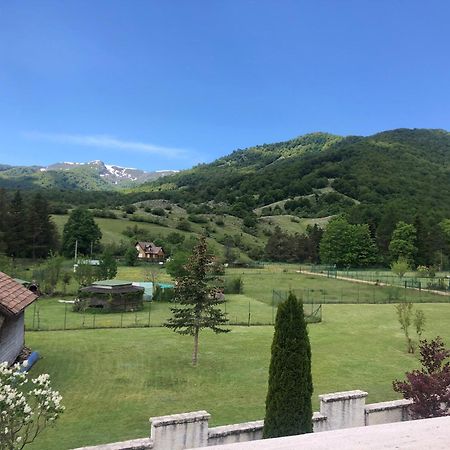 Hotel Bucaneve Pescasseroli Exteriör bild