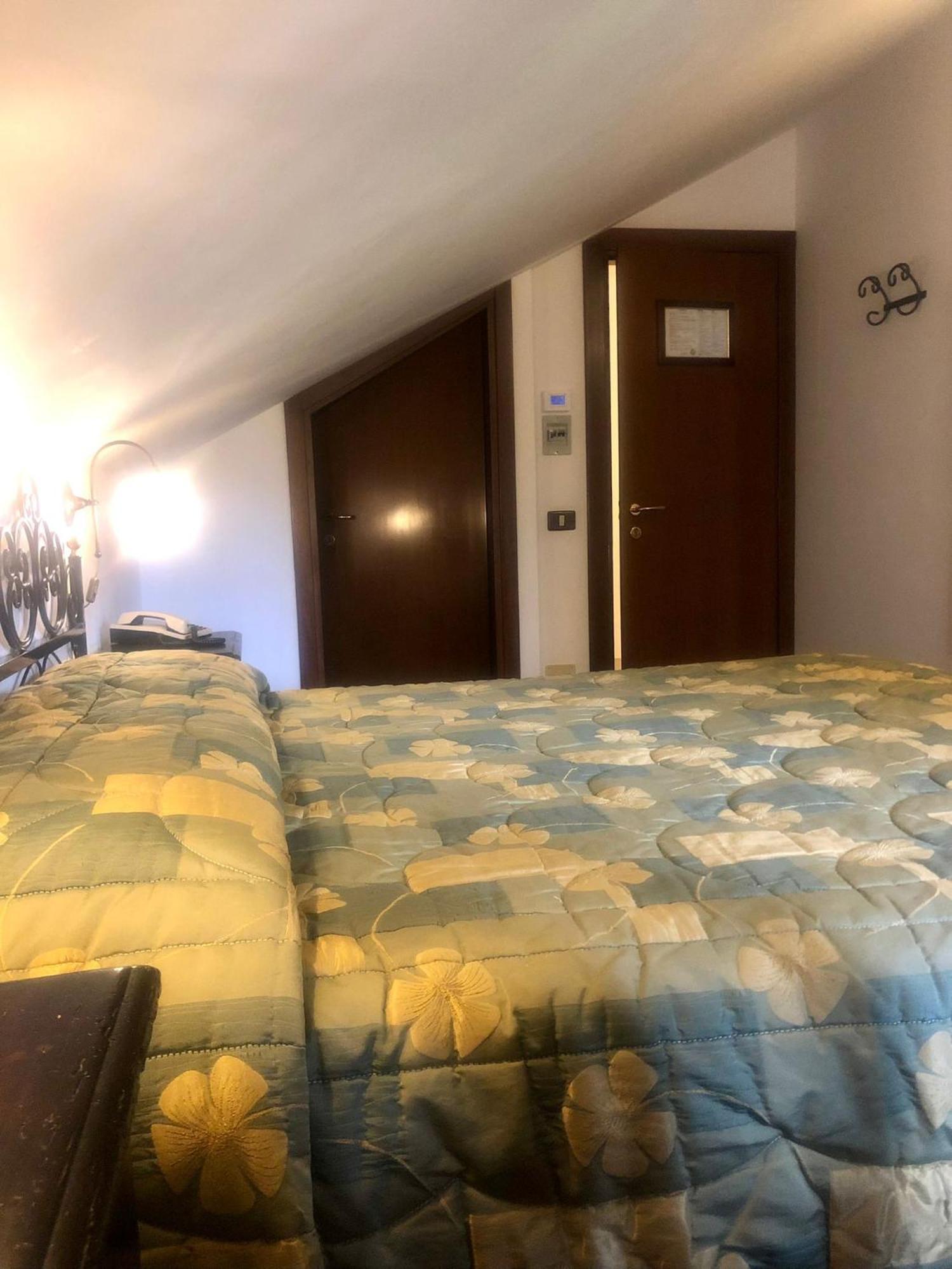 Hotel Bucaneve Pescasseroli Exteriör bild