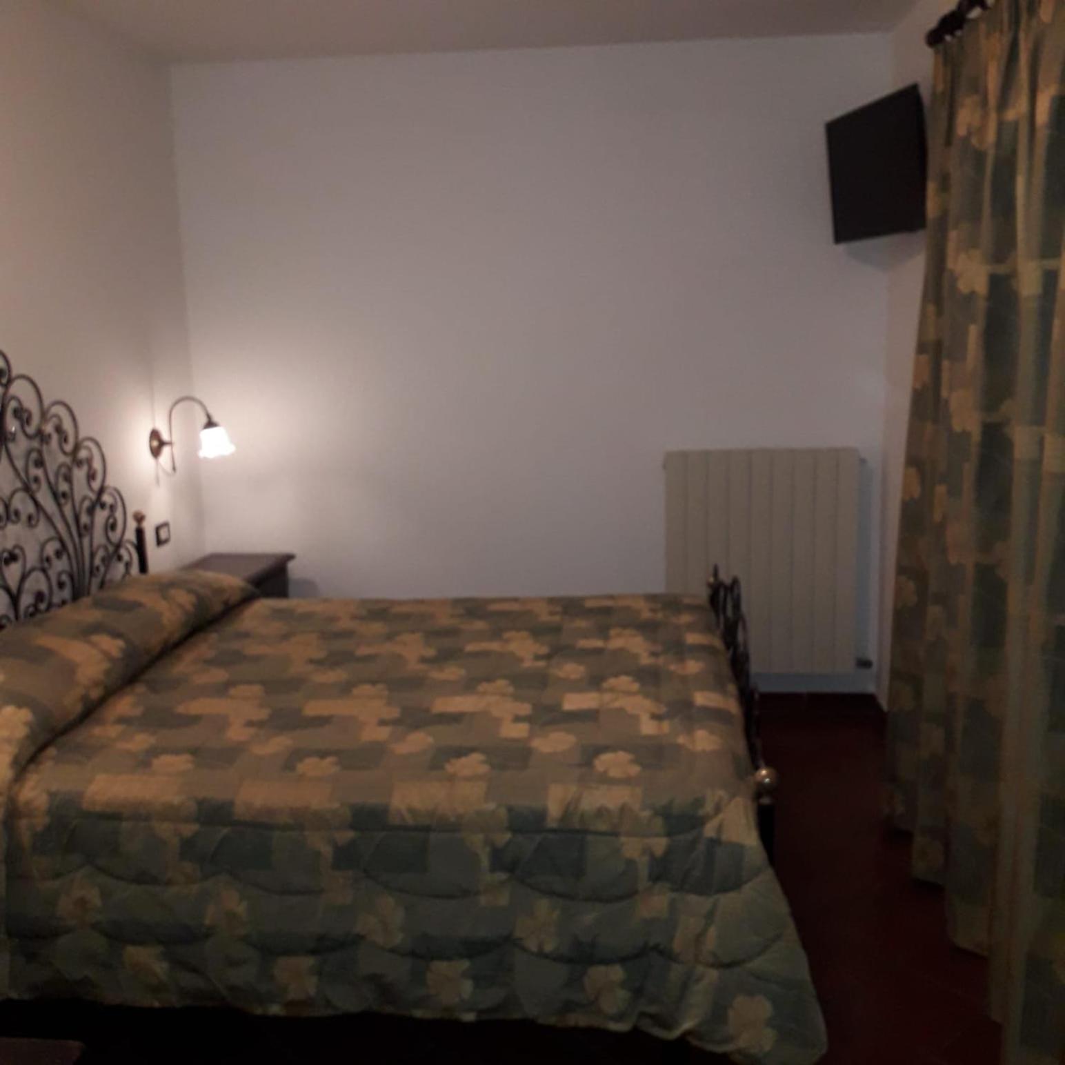 Hotel Bucaneve Pescasseroli Exteriör bild