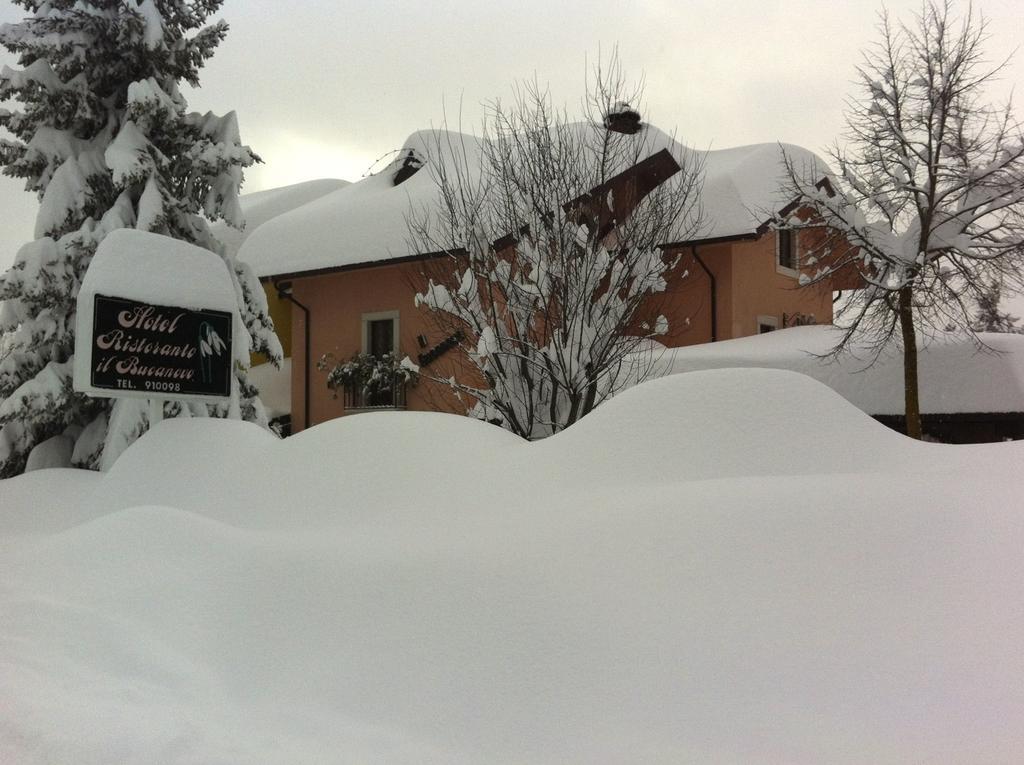 Hotel Bucaneve Pescasseroli Exteriör bild